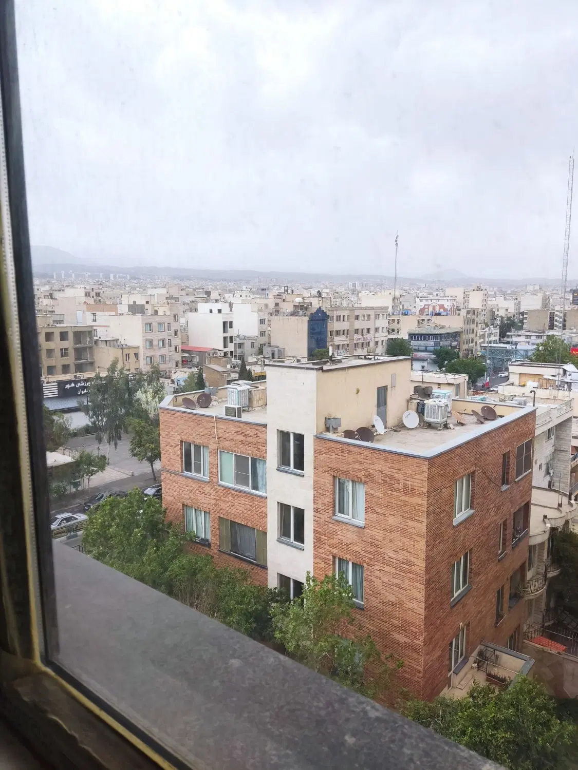 ۱۱۵ متر سه خواب نوساز  کلید نخورده رودباری شمالی