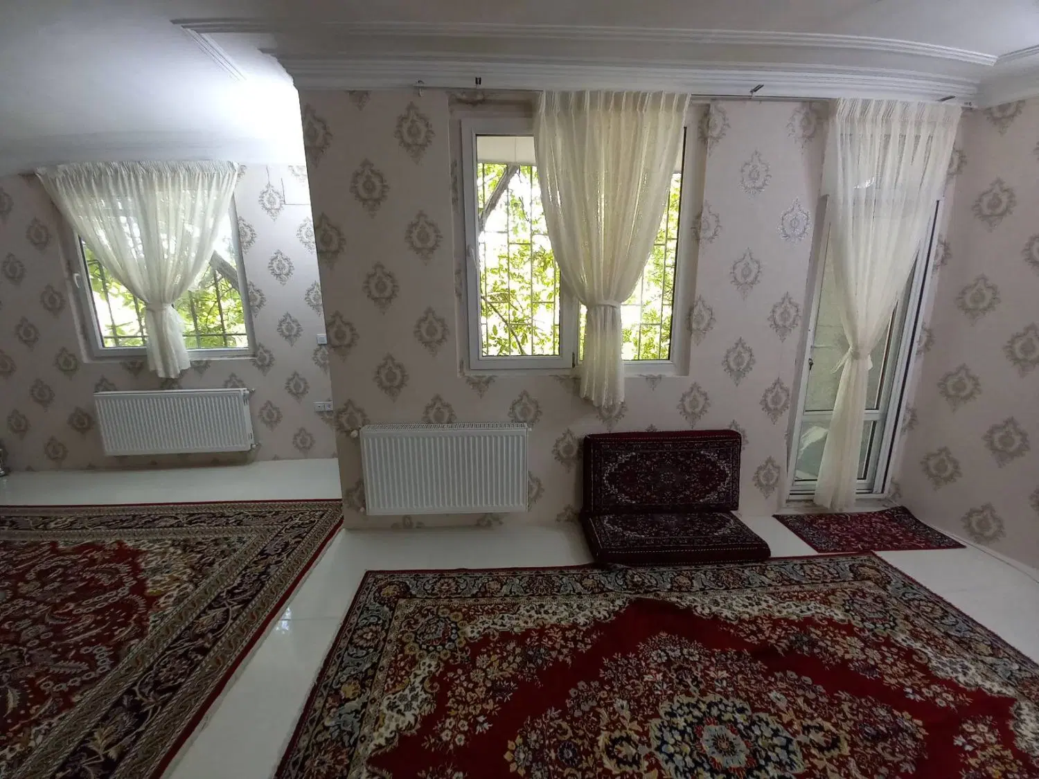 اجاره یک طبقه از دو طبقه منزل مسکونی