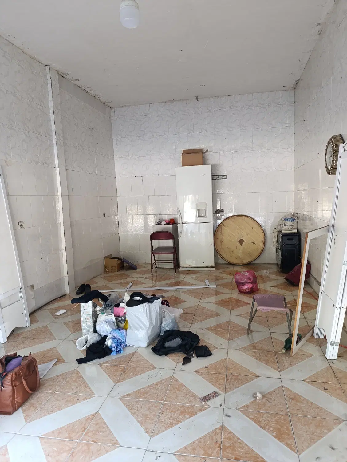 مغازه ۳۰متری روبه روی بوستان همت