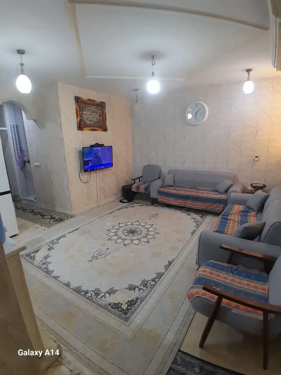 ۴واحده همکف .دانشجو ۳۳.ورودی خیابان