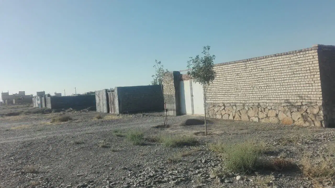 زمین فروشی
