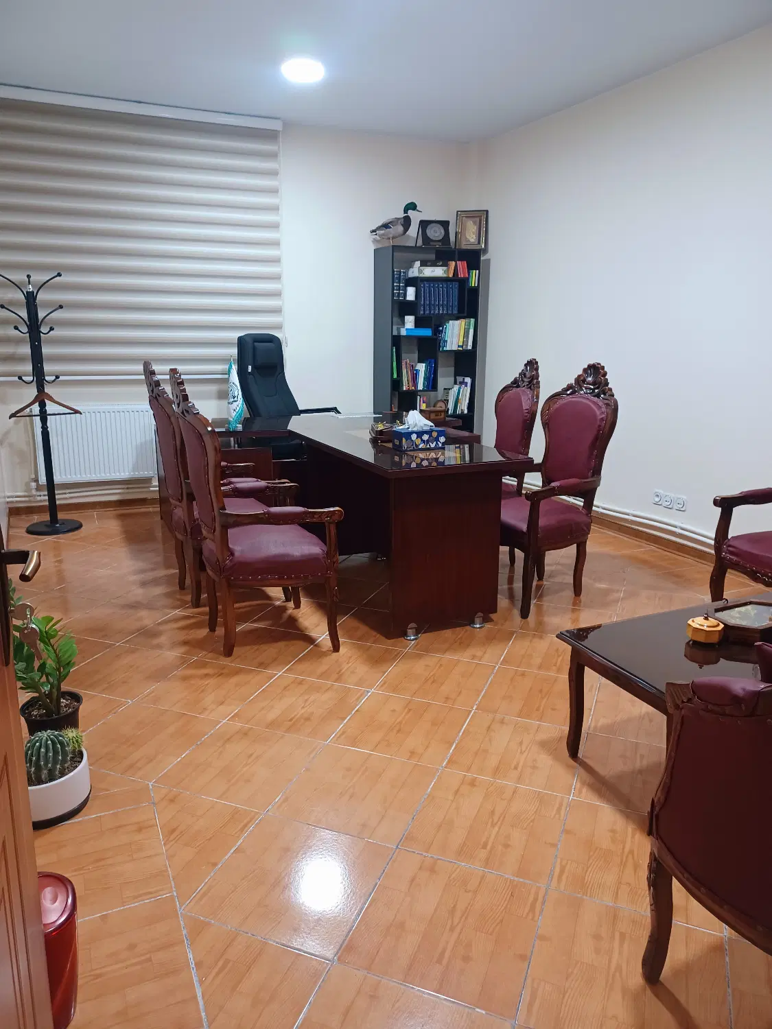 اجاره اتاق ۱۶متری در واحد اداری ( از دفتر وکالت )