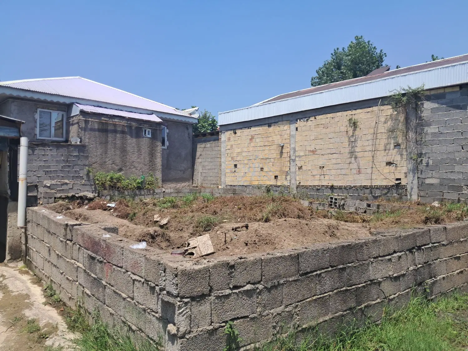 زمین با پروانه ساخت در سراوان