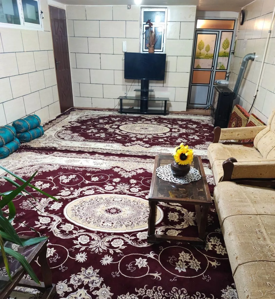 خانه مبله پارکینگ دار مرکز شهر هم کف
