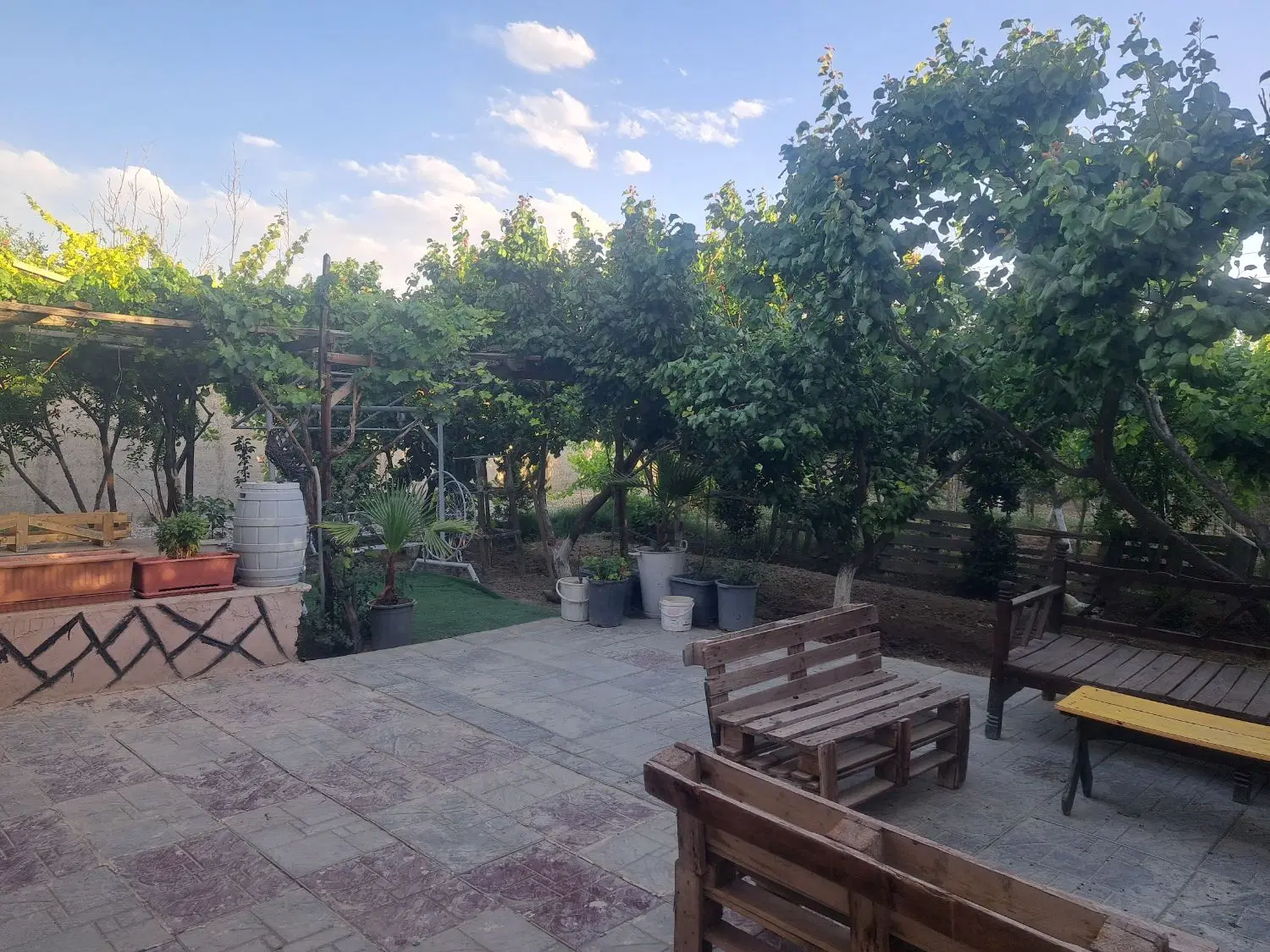 باغچه چهاردیواری روستای کاشانک