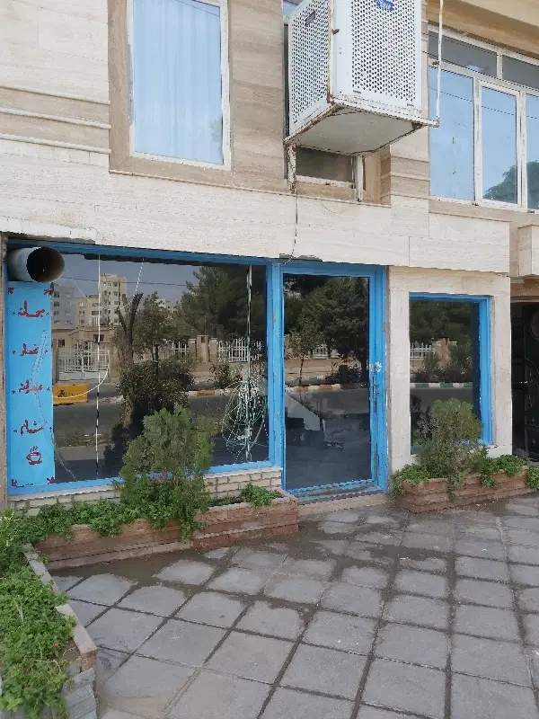اجاره تجاری ۱۶۰ متری سیادتی