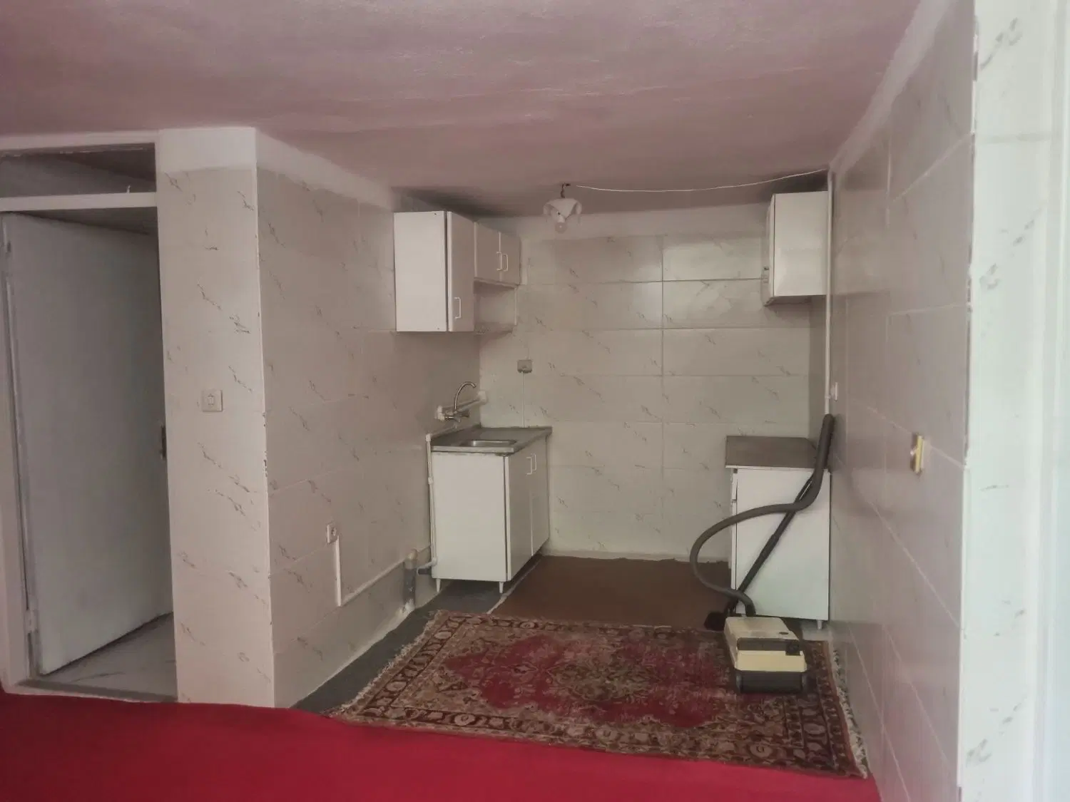 زیر زمین کرسی بلند