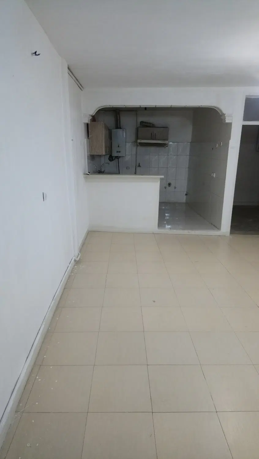 طبقه پنجم ۶۵ متر بدون آسانسور تک واحدی