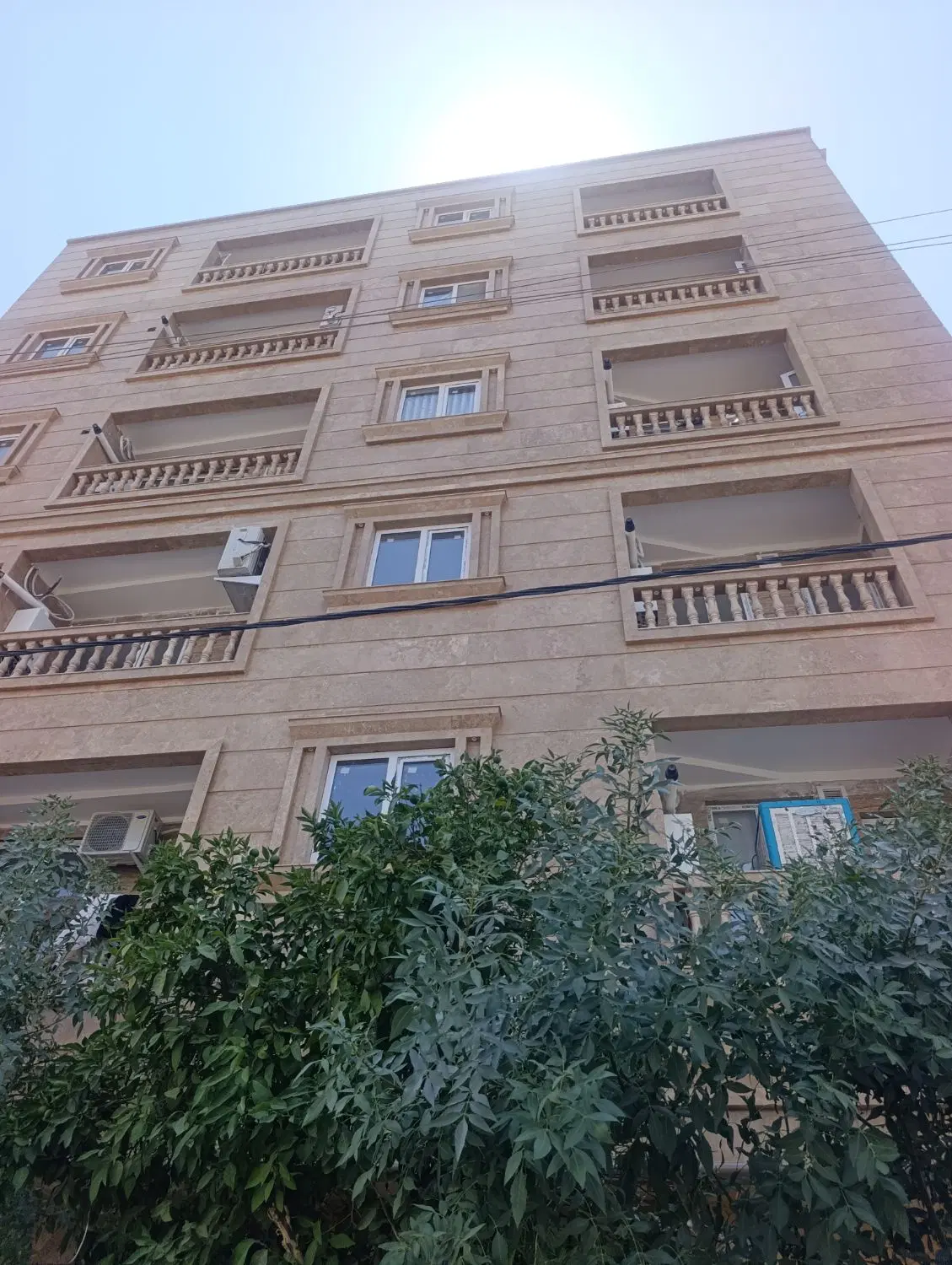 آپارتمان و خانه به تعداد زیاد قیمت مناسب موجوده
