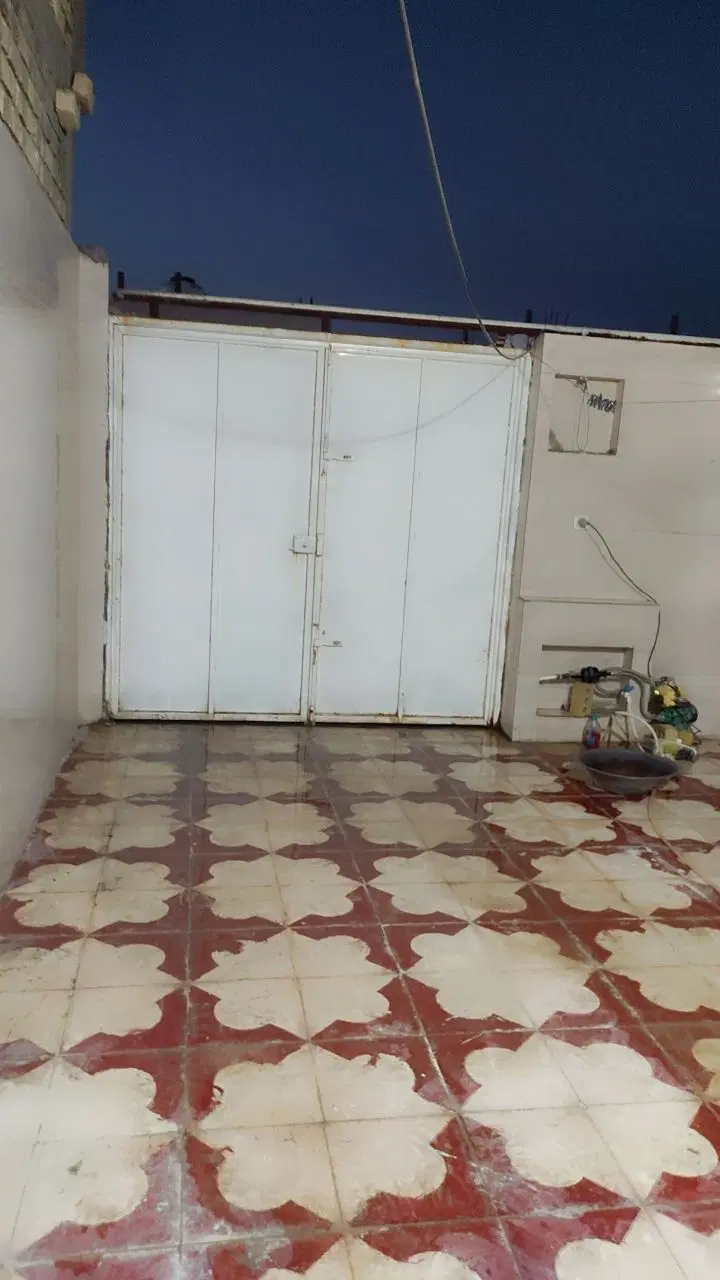 منزل دوخوابه ویلایی یک طبقه با حیاط دنج کرونی