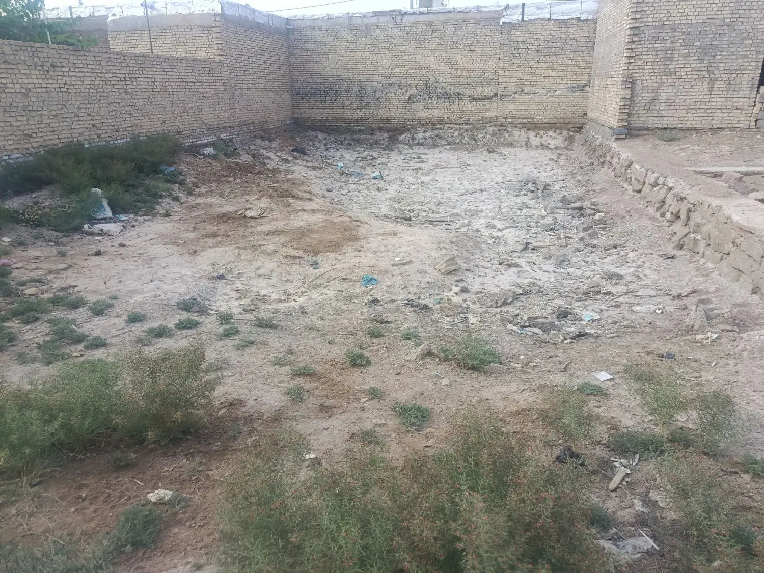 این زمین به فروش می رسد