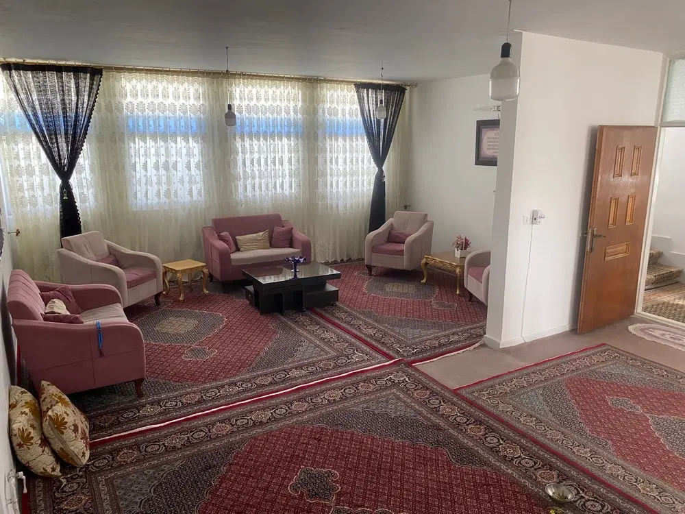 ملک دوطبقه مسکونی وتجاری