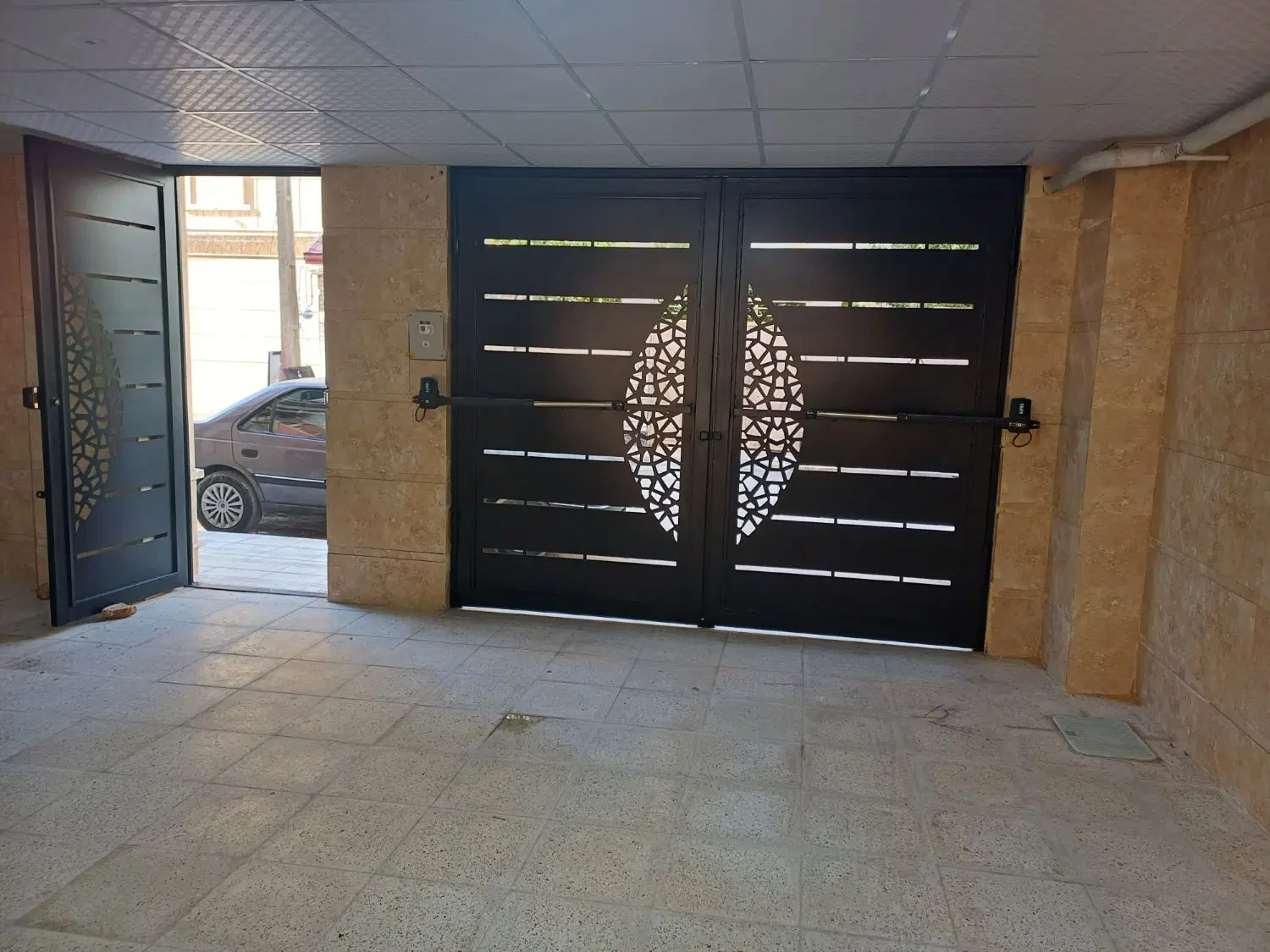 آپارتمان تک واحدی میدان مرکزی