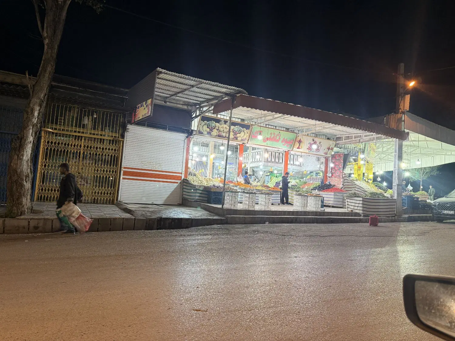 مغازه ۱۵ متری بر اصلی مسیرنفت (وکیل آقا)
