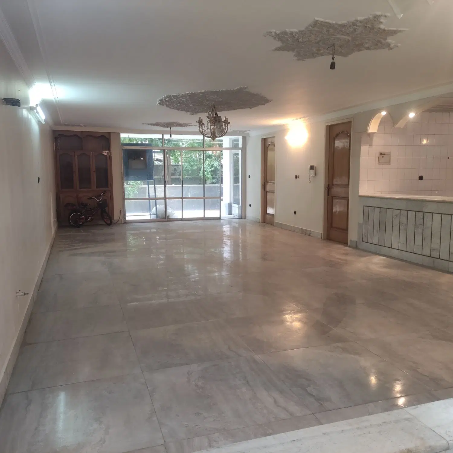 اجاره سه خوابه_میرزاطاهر_سمت ناژوان_میدان اصلی