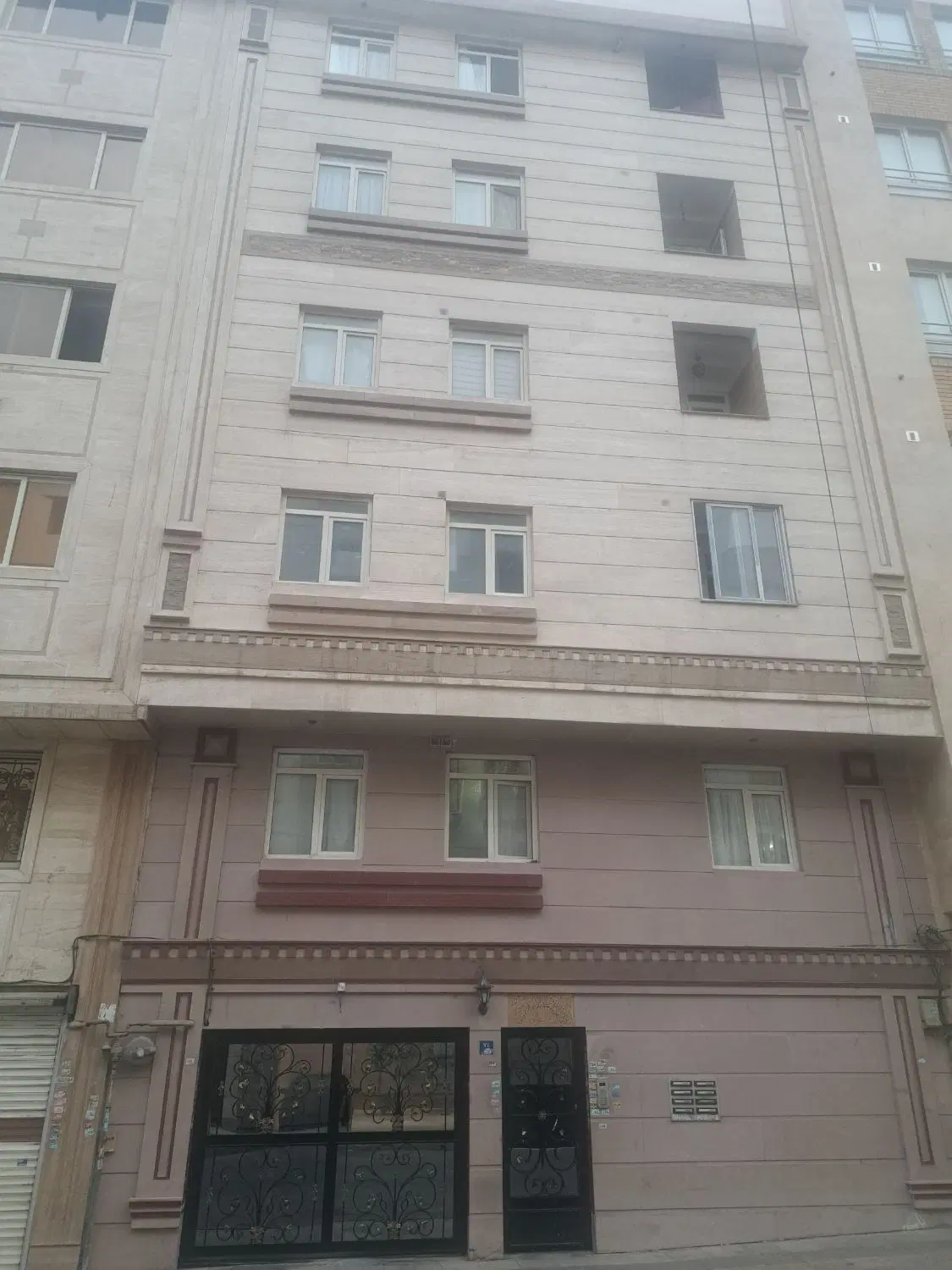 ۷۱متری فروشی پارکینگ دار