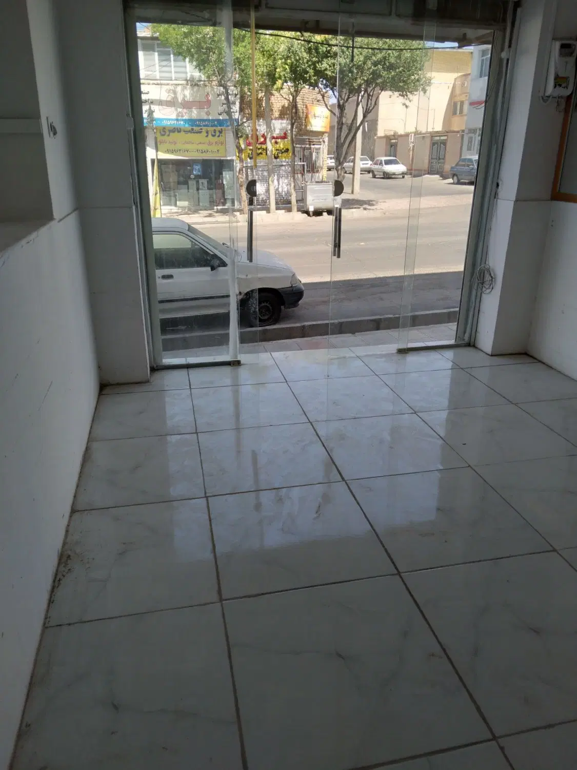 اجاره مغازه  نبش خیابان کارگران
