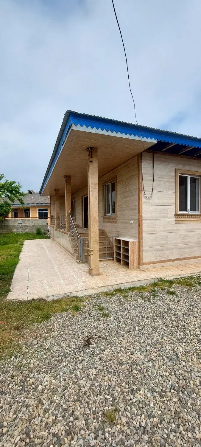ویلا ساحلی با لوکیشن عالی چسبیده به ساحل