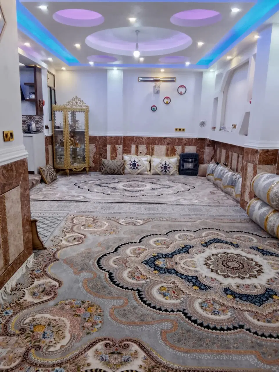 ویلایی دو طبقه سه واحدی