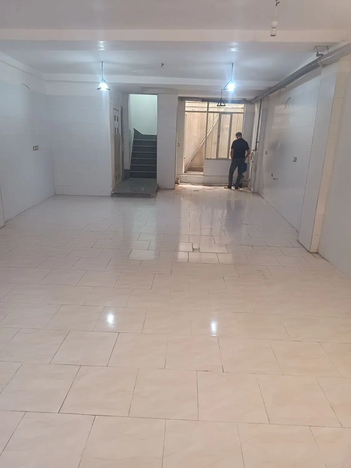 رهن اجاره زیرزمین درخیابان حافظ