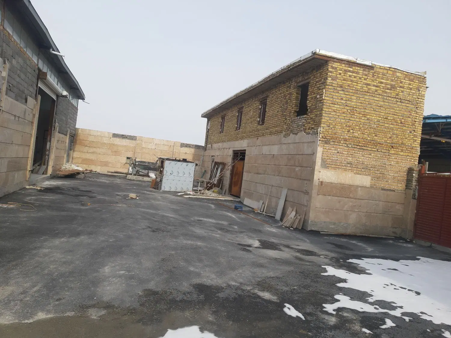 یک باب سوله تجاری وصنعتی