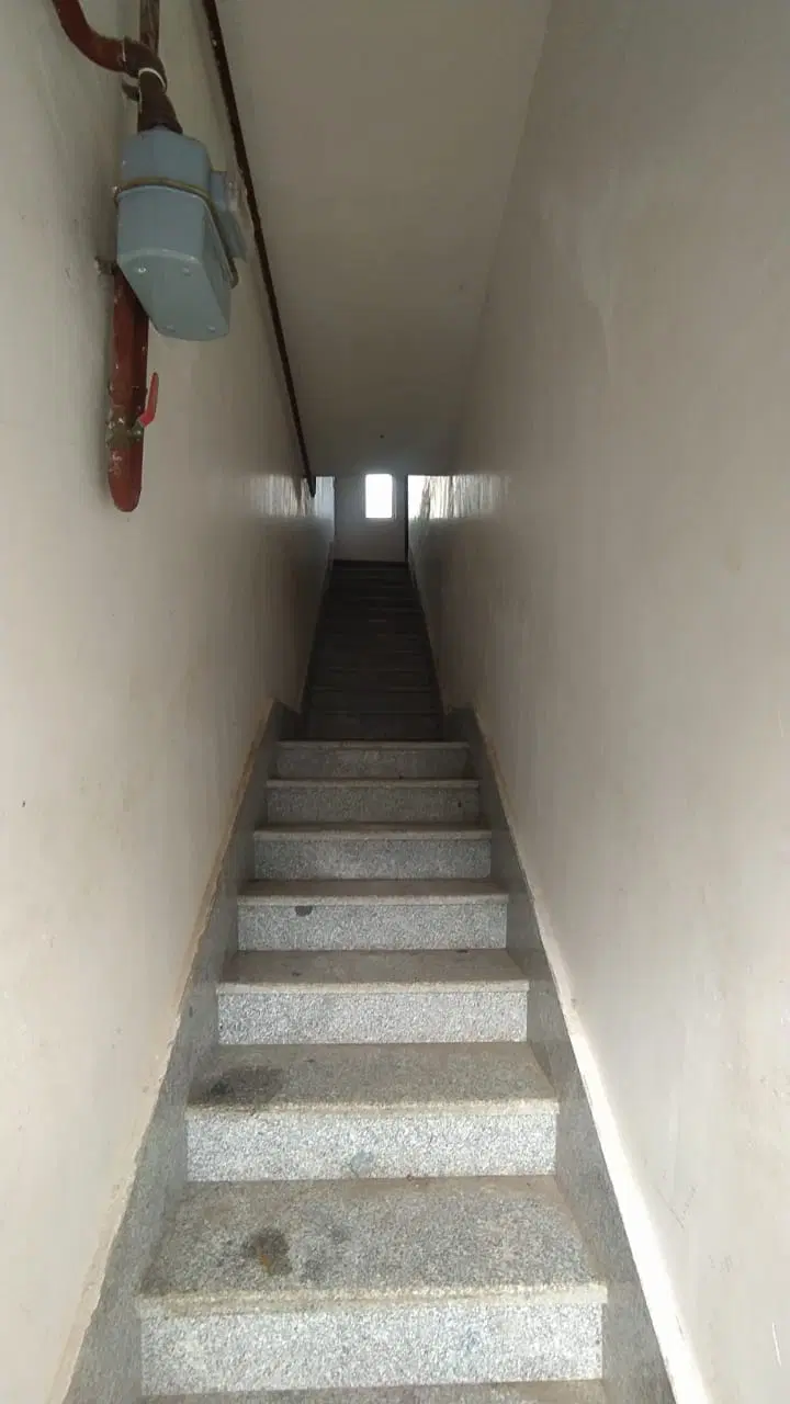 یک باب واحد مسکونی تجاری