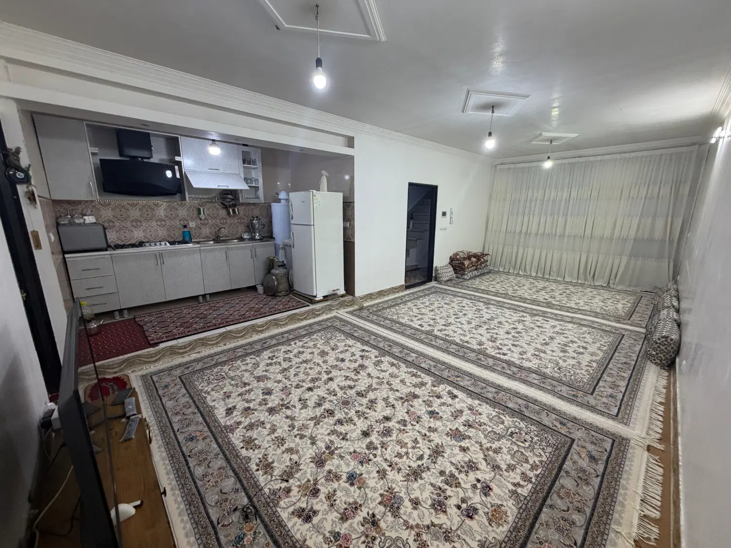۱۲۰ متر آپارتمان دو طبقه حیاط دار(فیلستان)