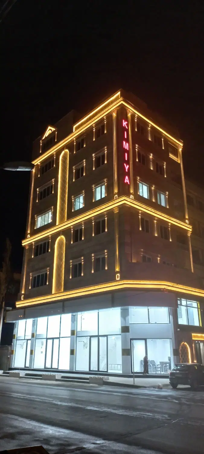 بر خیابان لاله