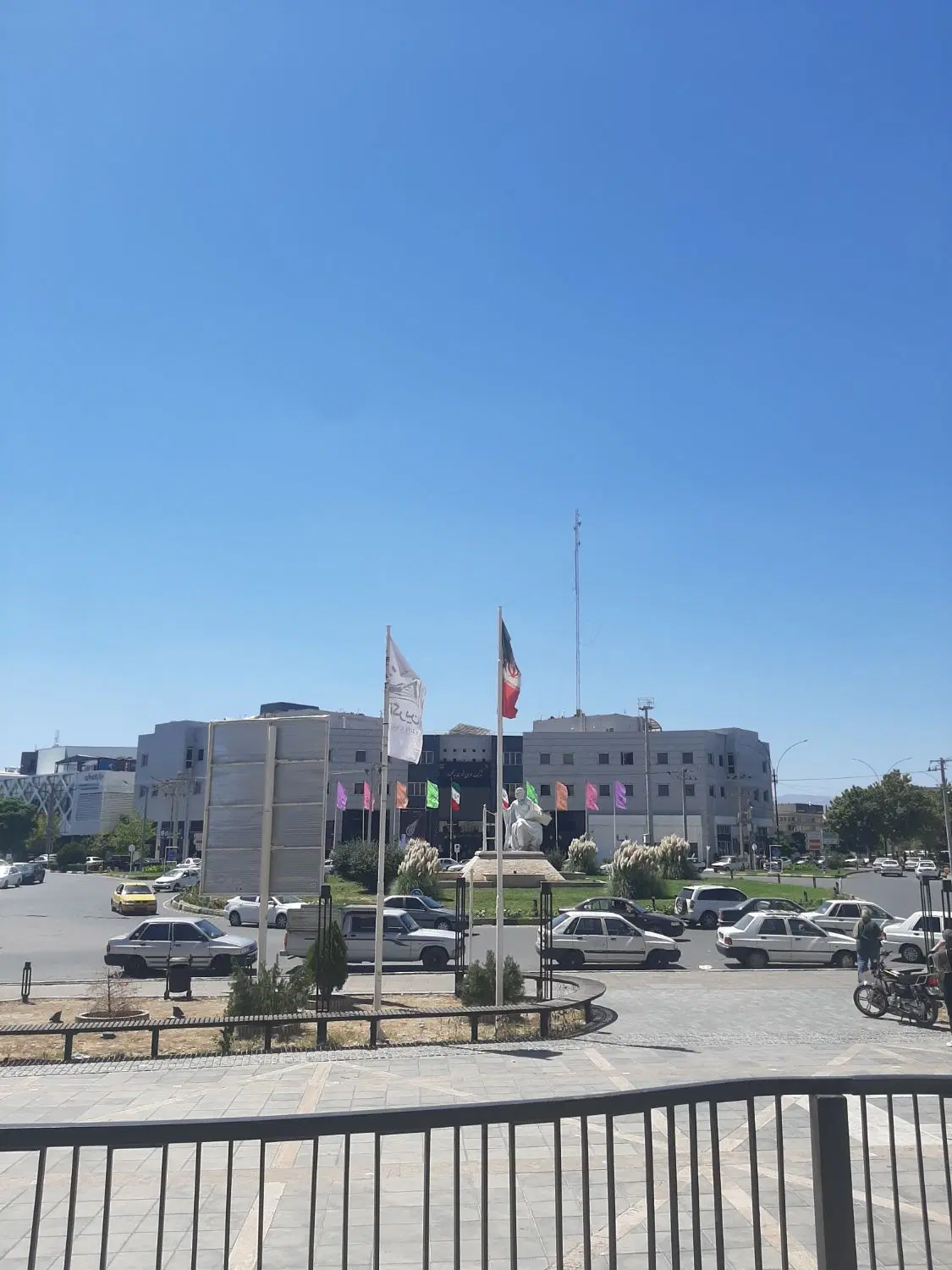 اجاره زیرزمین مناسب آرایشگاه_ باشگاه_ میدان عمران