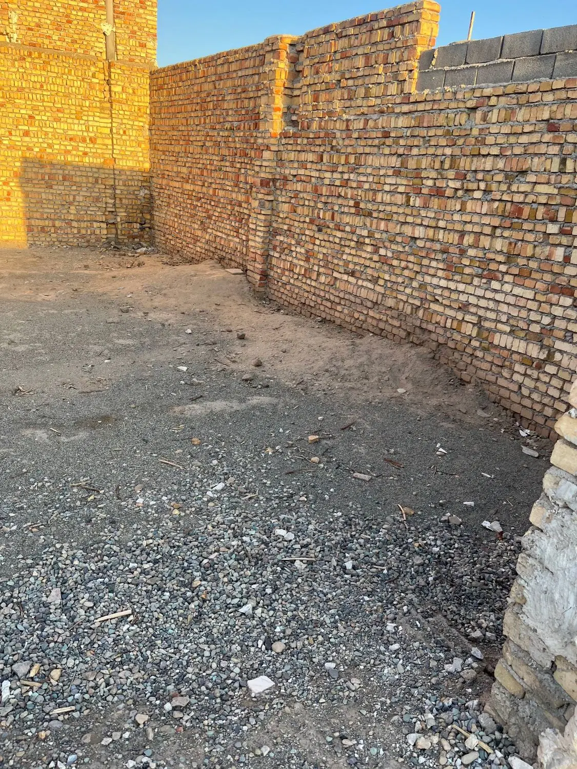 زمین ۱۰۷متری