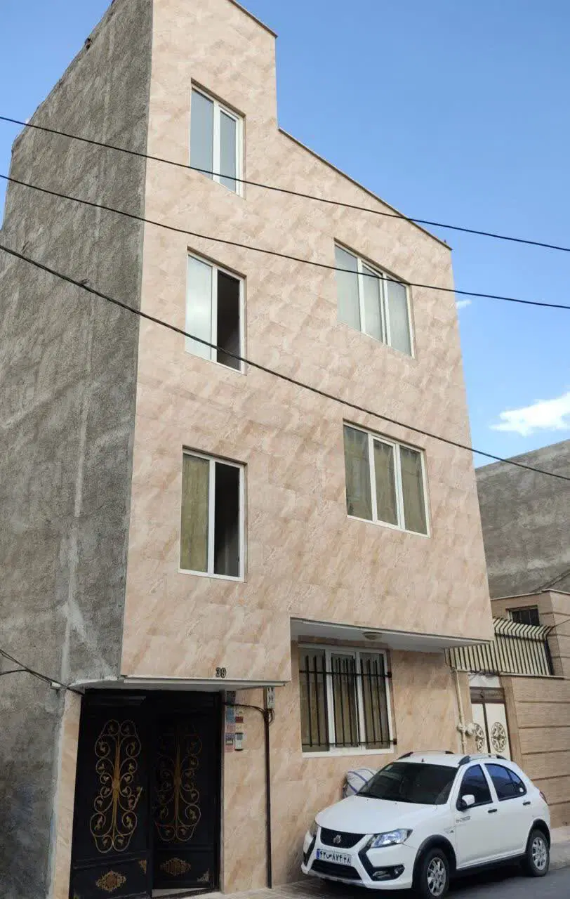 خانه ویلایی ۳ طبقه ۱۰۰ متری(۲۷۰ متر بنا)