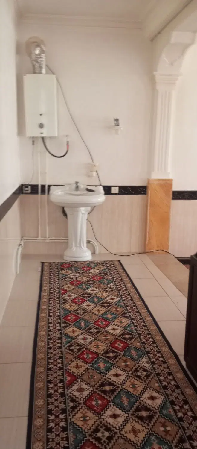 منزل مسکونی در خیابان شهید ولی زاده فاز پنج