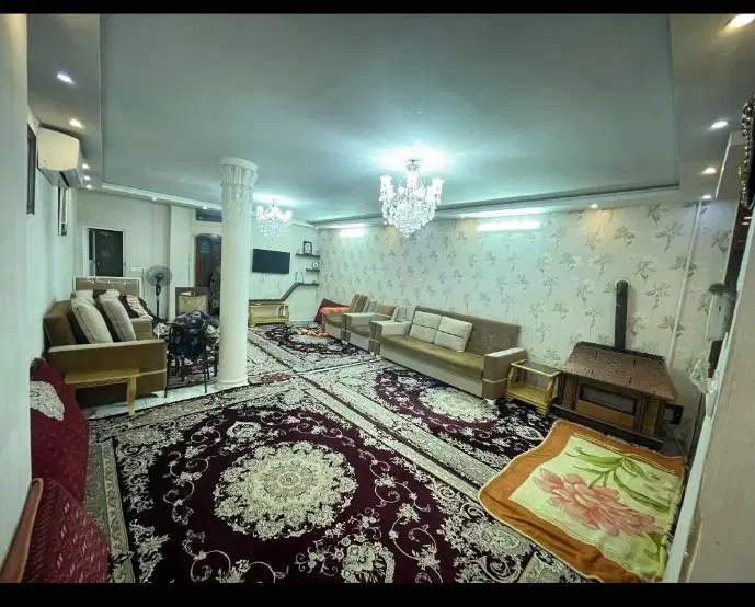 ویلایی ۱۳۷متری ۲طبقه، نزدیک به حاشیه خیابان
