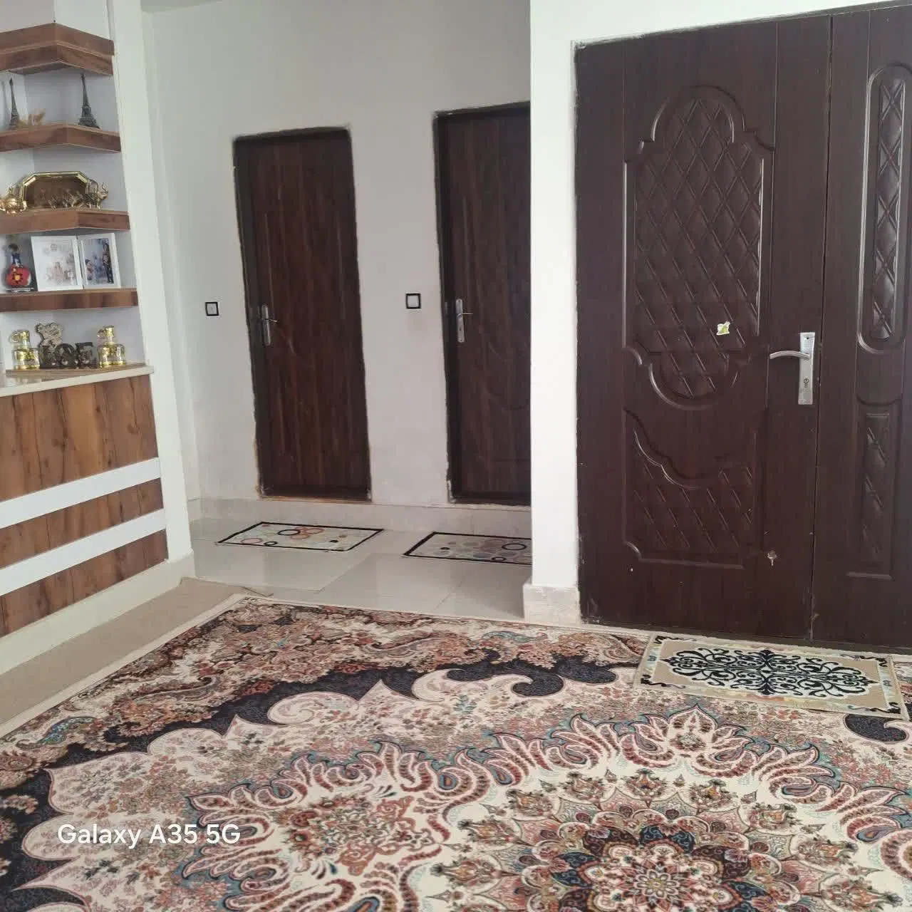 یک واحد اپارتمان طبقه اول