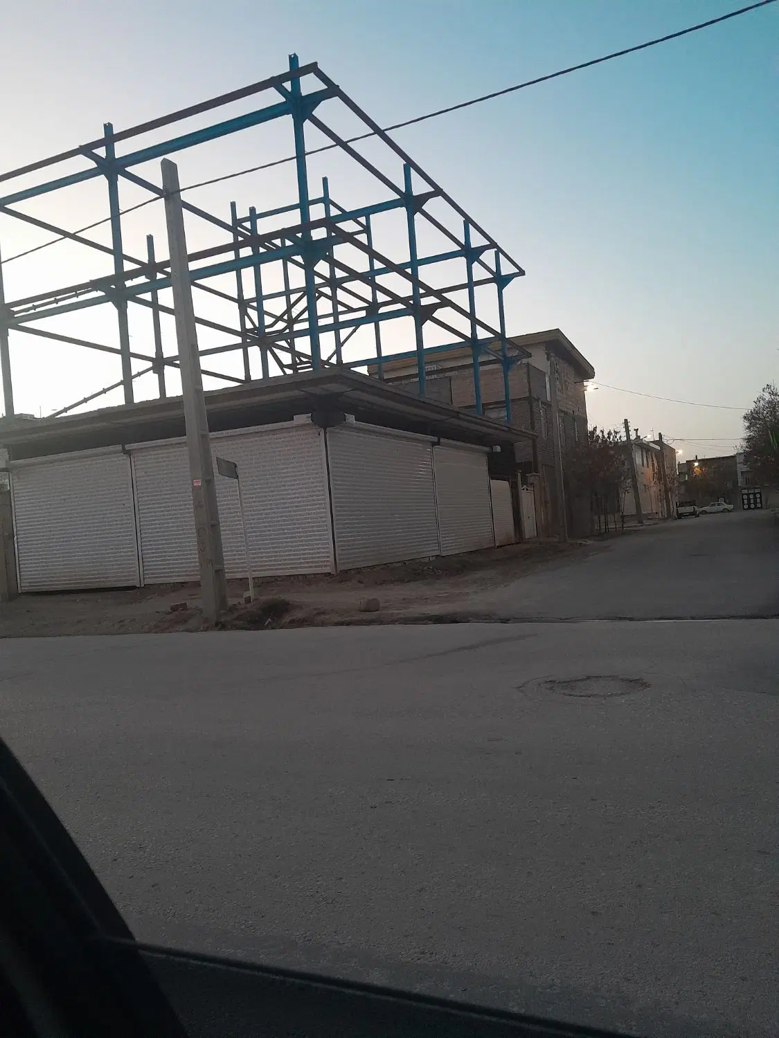 فروش ساختمان۳ طبقه تجاری ومسکونی