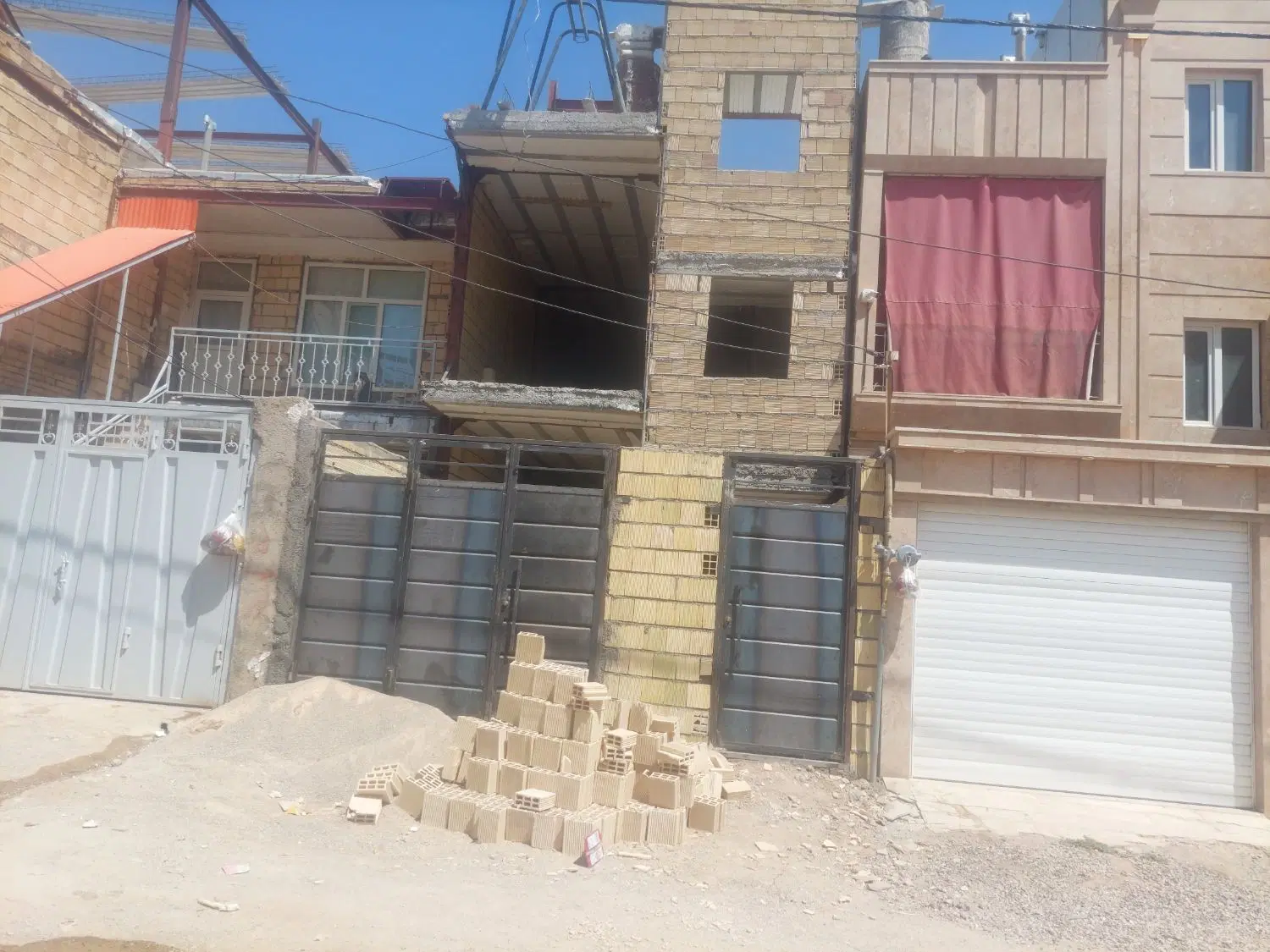 ساختمان نیمه کاره چشمه خانی