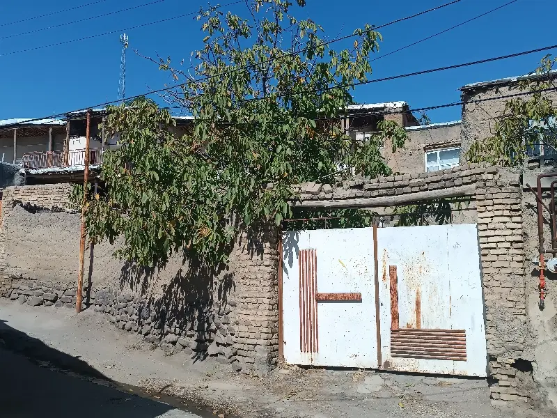 خانه ویلایی در تویسرکان