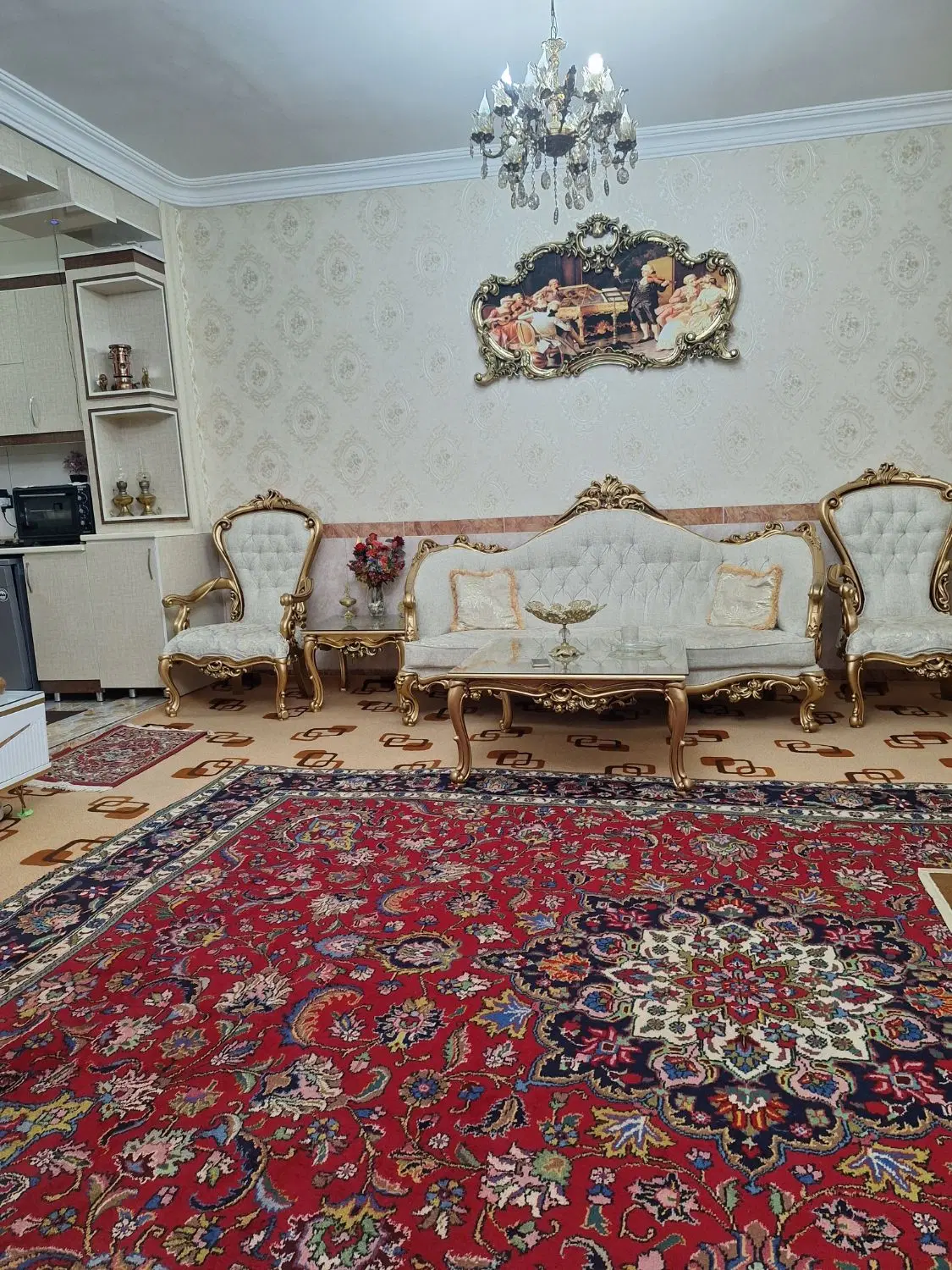 یک باب خانه مسکونی دو خوابه واقع در خیابان بهشتی