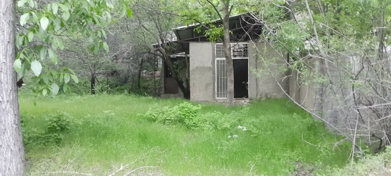 زمین ۱۰۰۰ متری دیوارکشی در سه قطعه