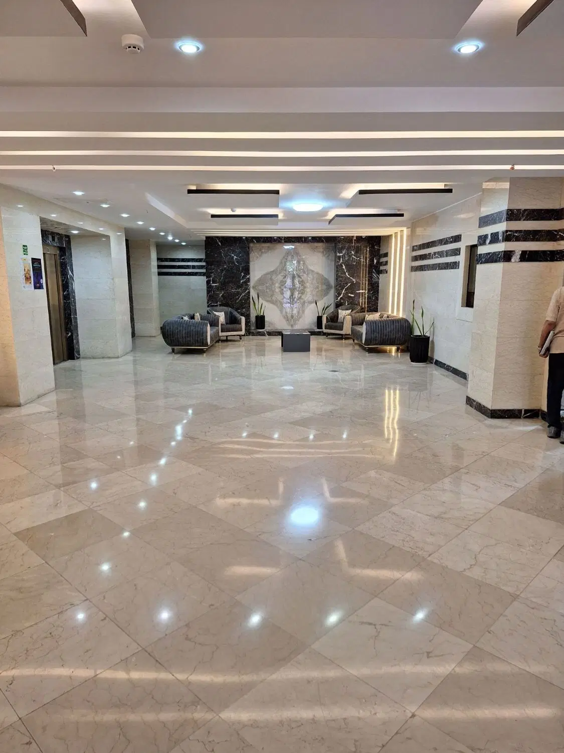 آپارتمان تجاری، اداری