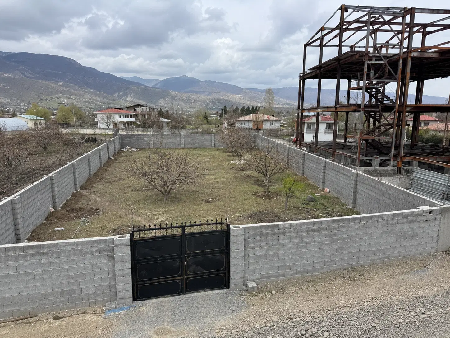 قطعه زمین در محدوده ابتدای خیابان سروک