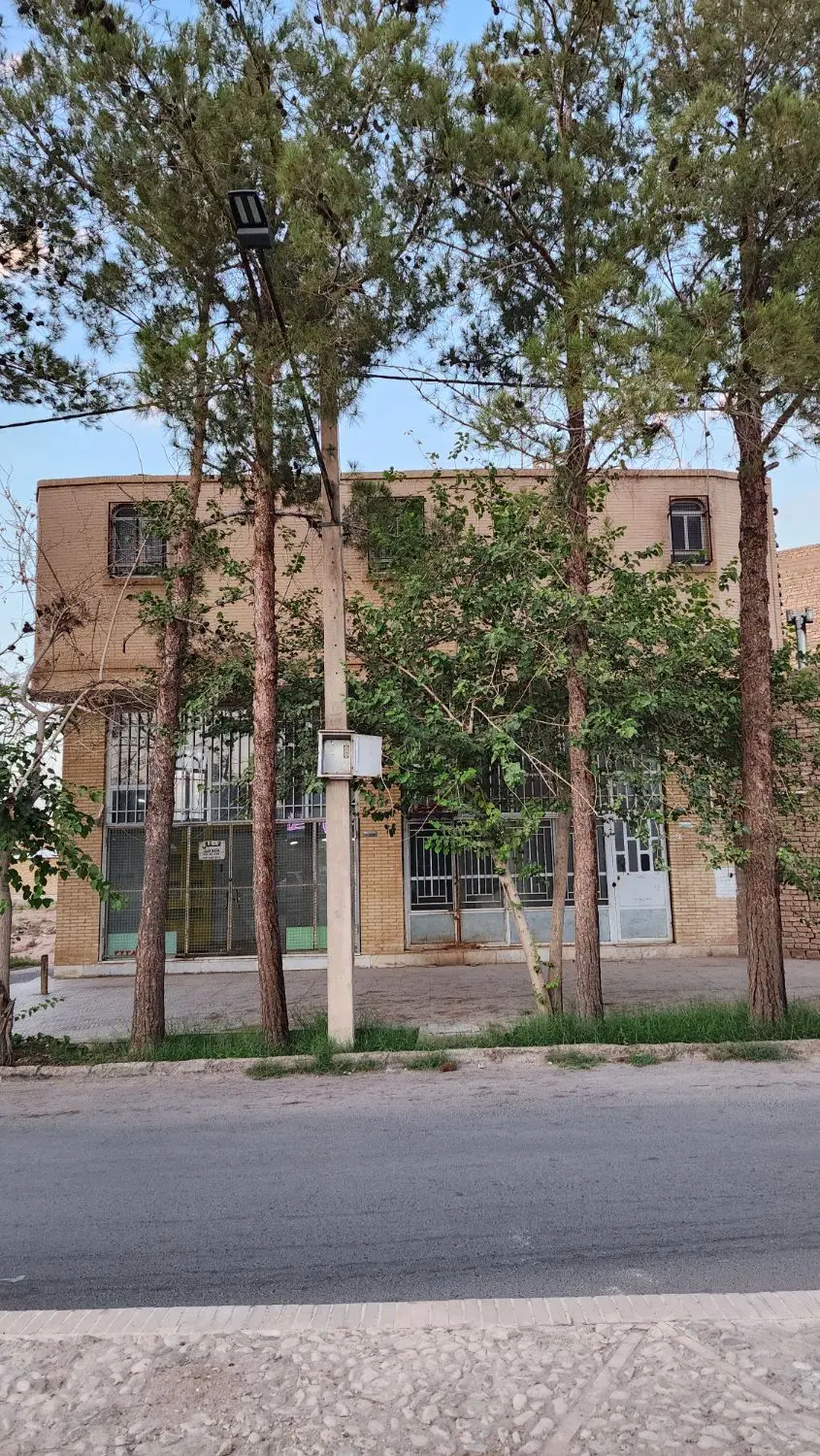 ملک تجاری موقعیت عالی