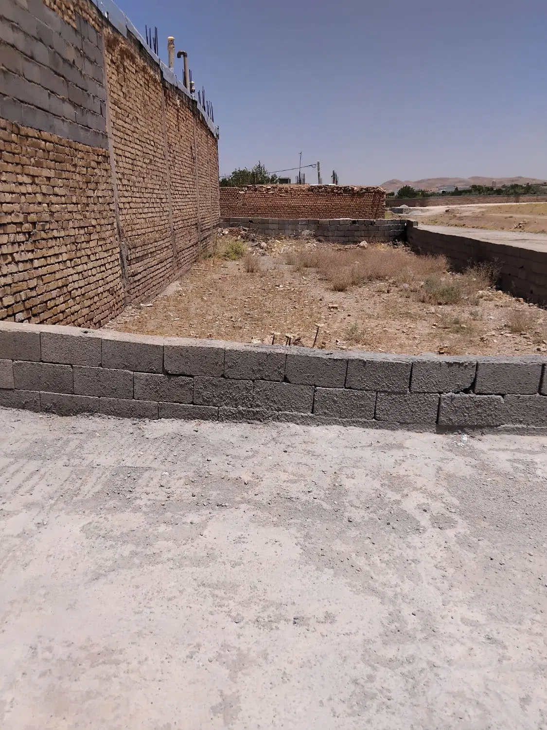 زمین مسکونی 3طرفه
