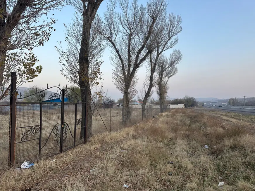 زمین برجاده تبریز مرند روستای یام