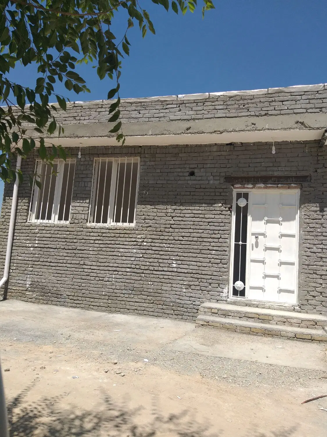 منزل مسکونی زیر قیمت