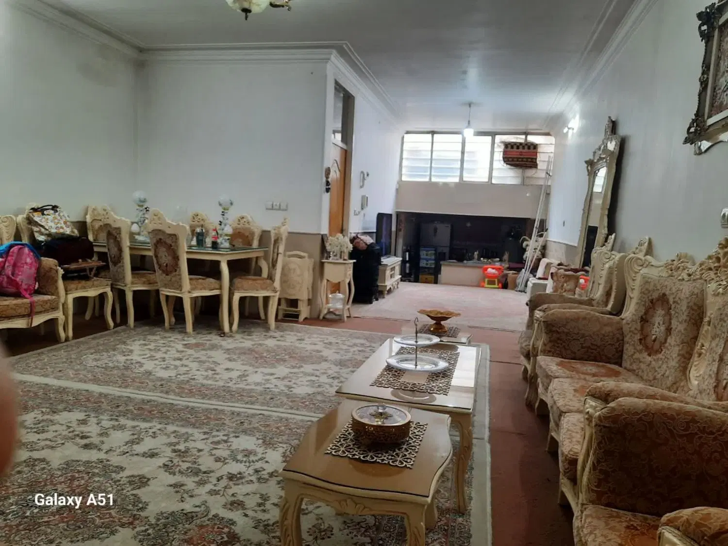 اجاره زیر زمین خانه ویلایی شمالی ( حیاط جلو)