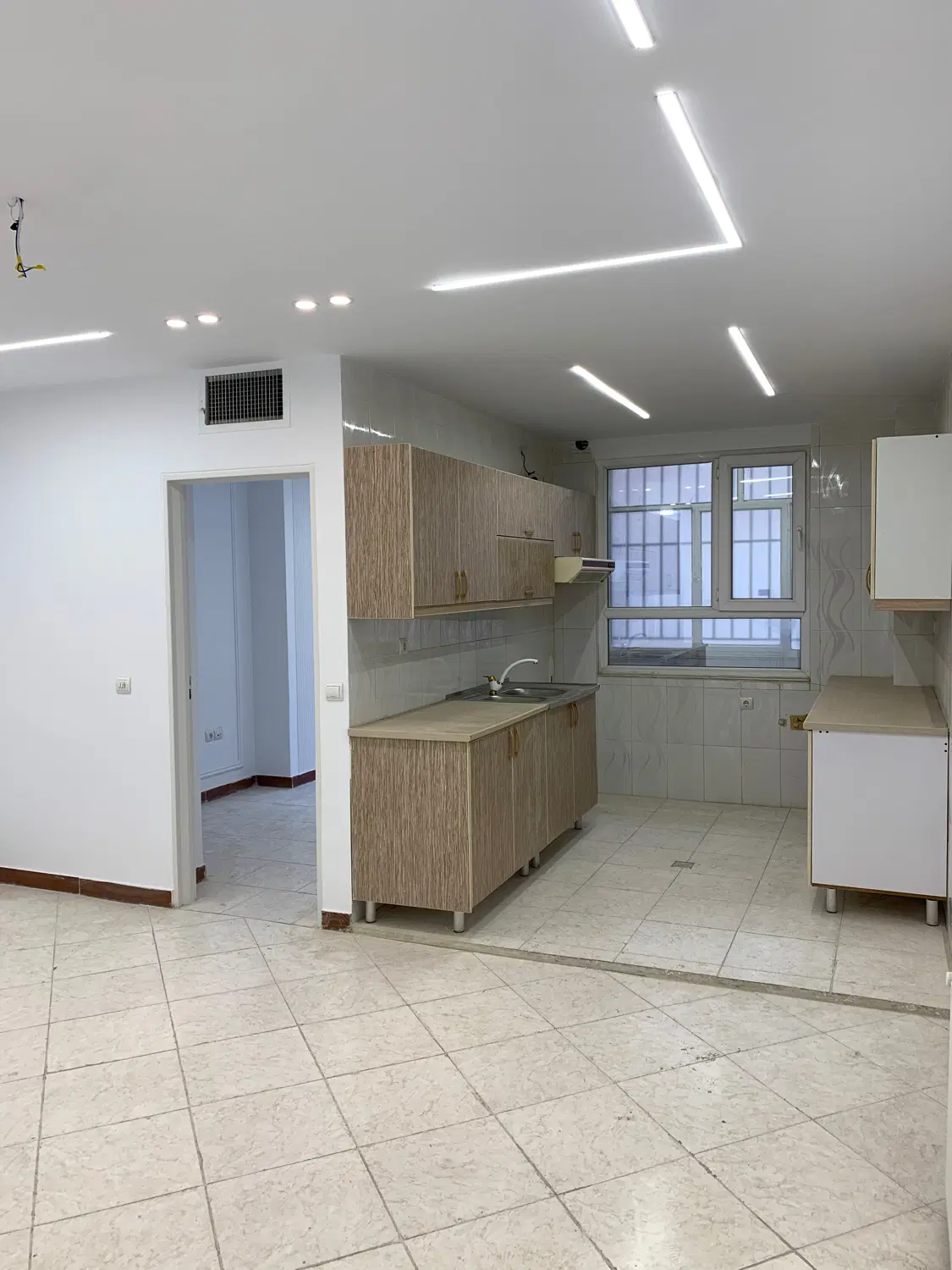 رهن ۵۵متری تک خواب با پارکینگ اختصاصی
