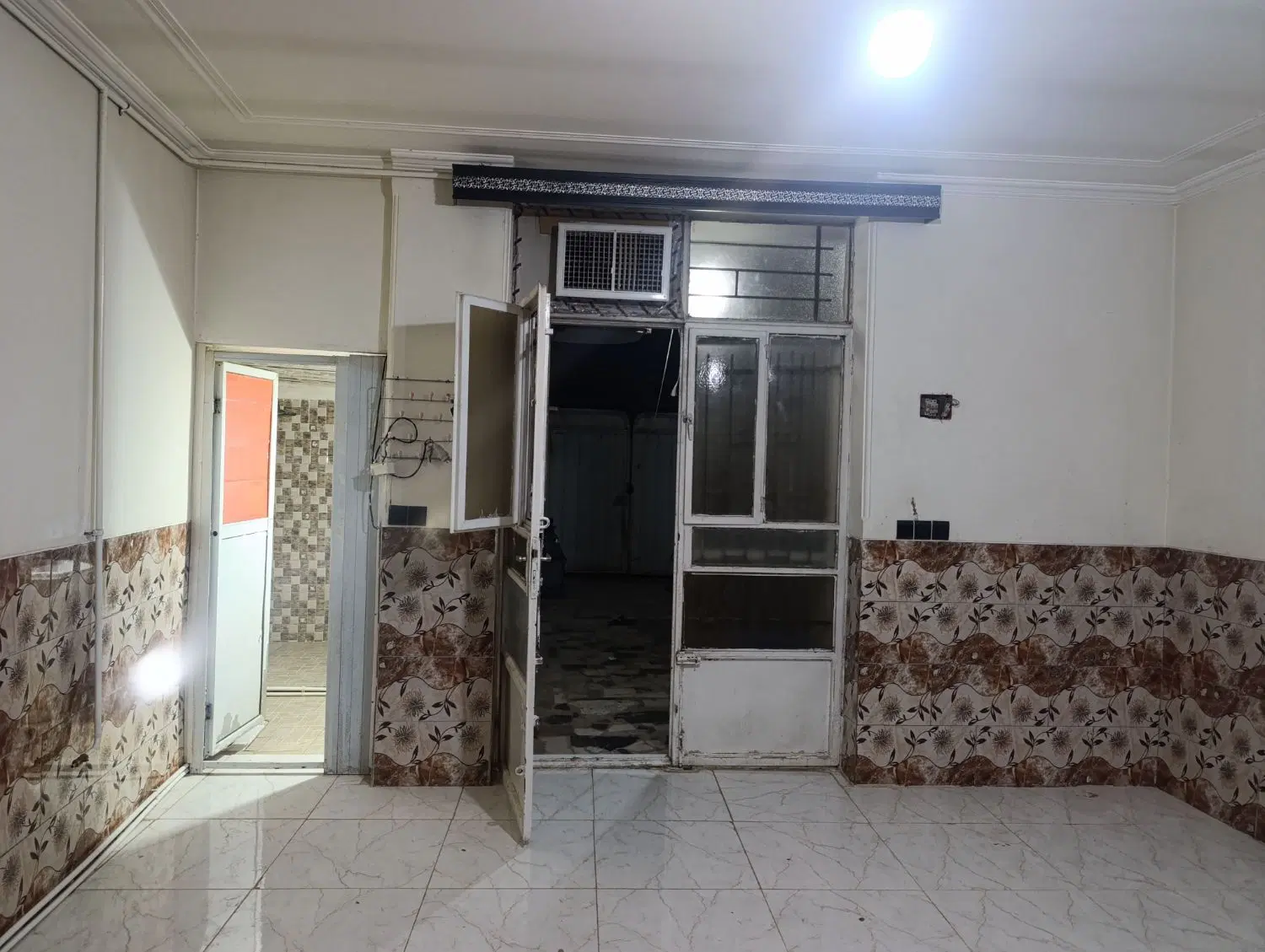 این خانه هفتادوپنج مترشناژی به فروش می رسد