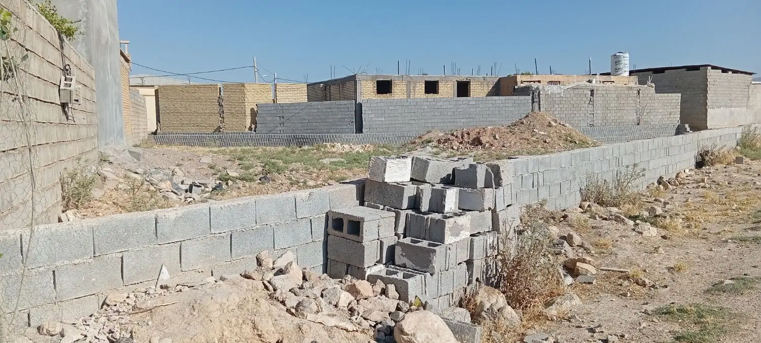 زمین باغی