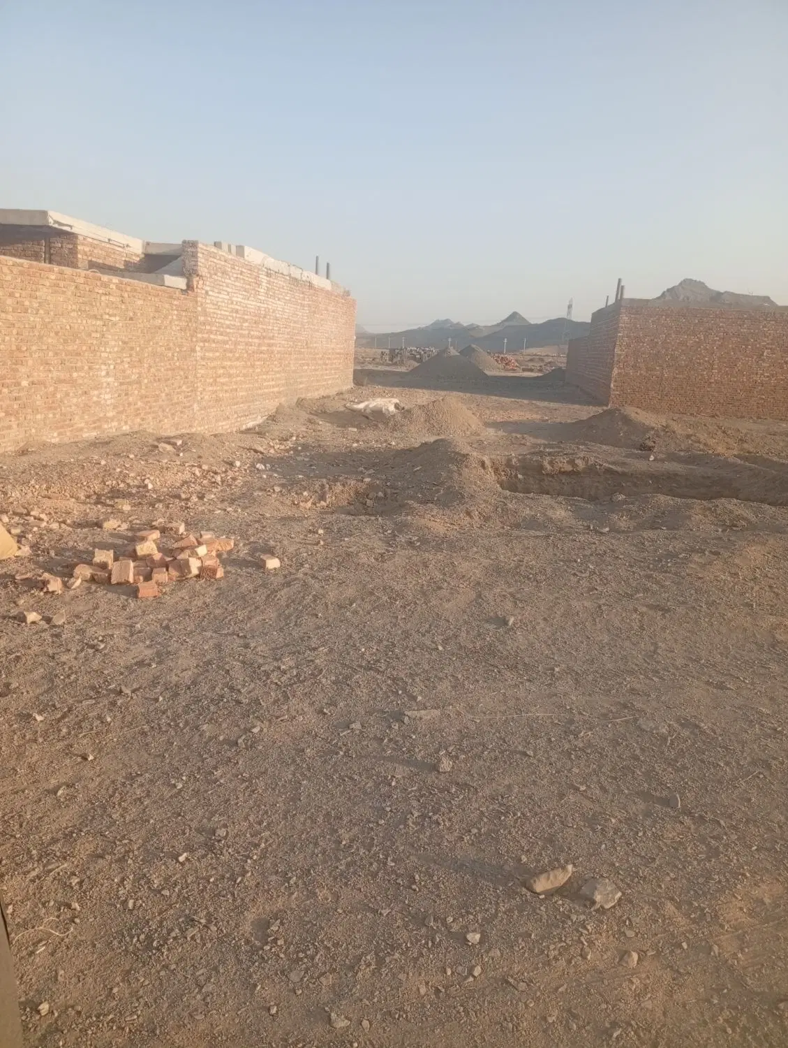 زمین سفیدک دو